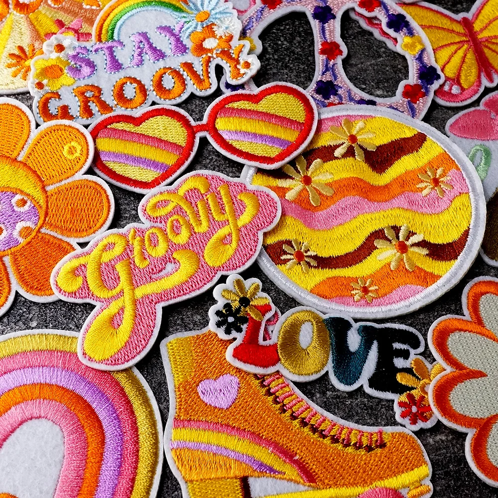 15Pcs/Lot Love Peace Flower Rainbow Patches Embroidery Applique Ironing Clothing Sewing Supplies Decorative Badges Patch