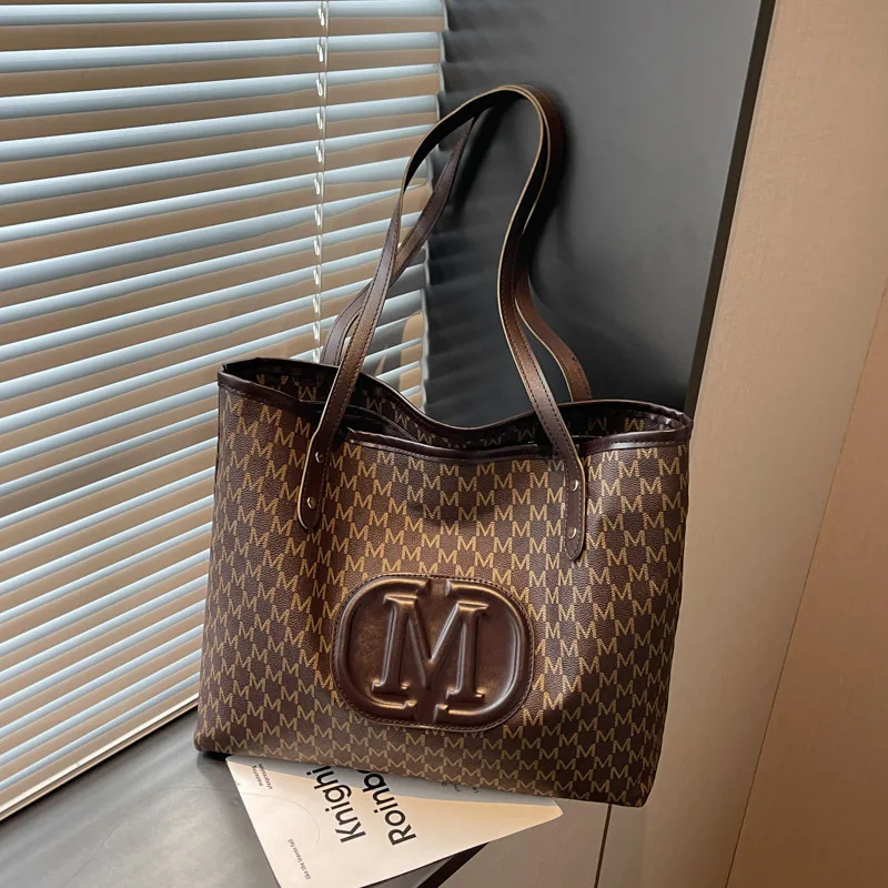 

2025 Autumn Winter Shoulder Bag, Spacious Top Handle Purse for Women, Casual Day-to-Night Tote, Minimalist Crossbody, Textured