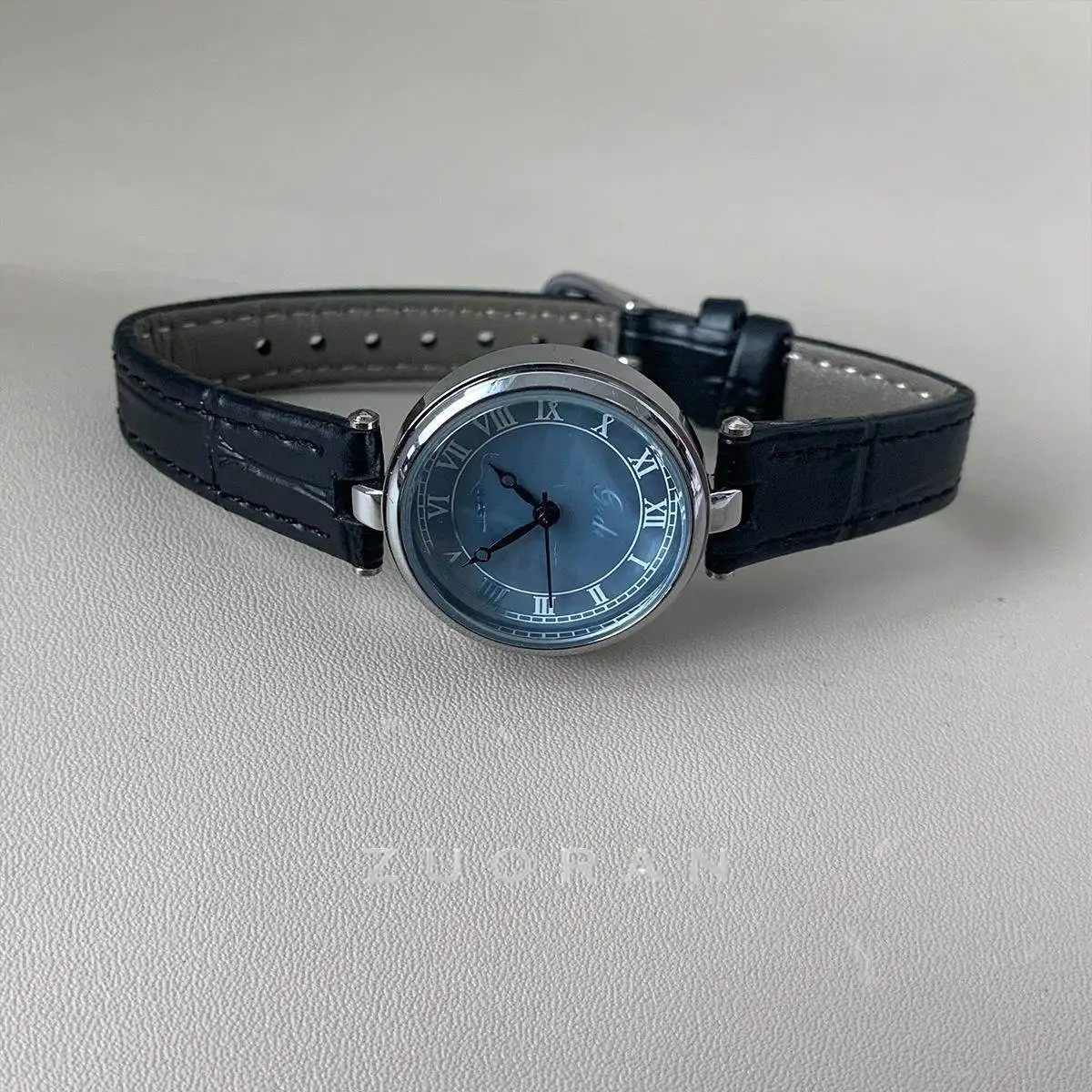 New Minimalist ExquisiteAnd Stylish Women'S Casual Quartz WatchA Luxurious And Elegant Ladies' WristwatchWith A Quartz Movement.