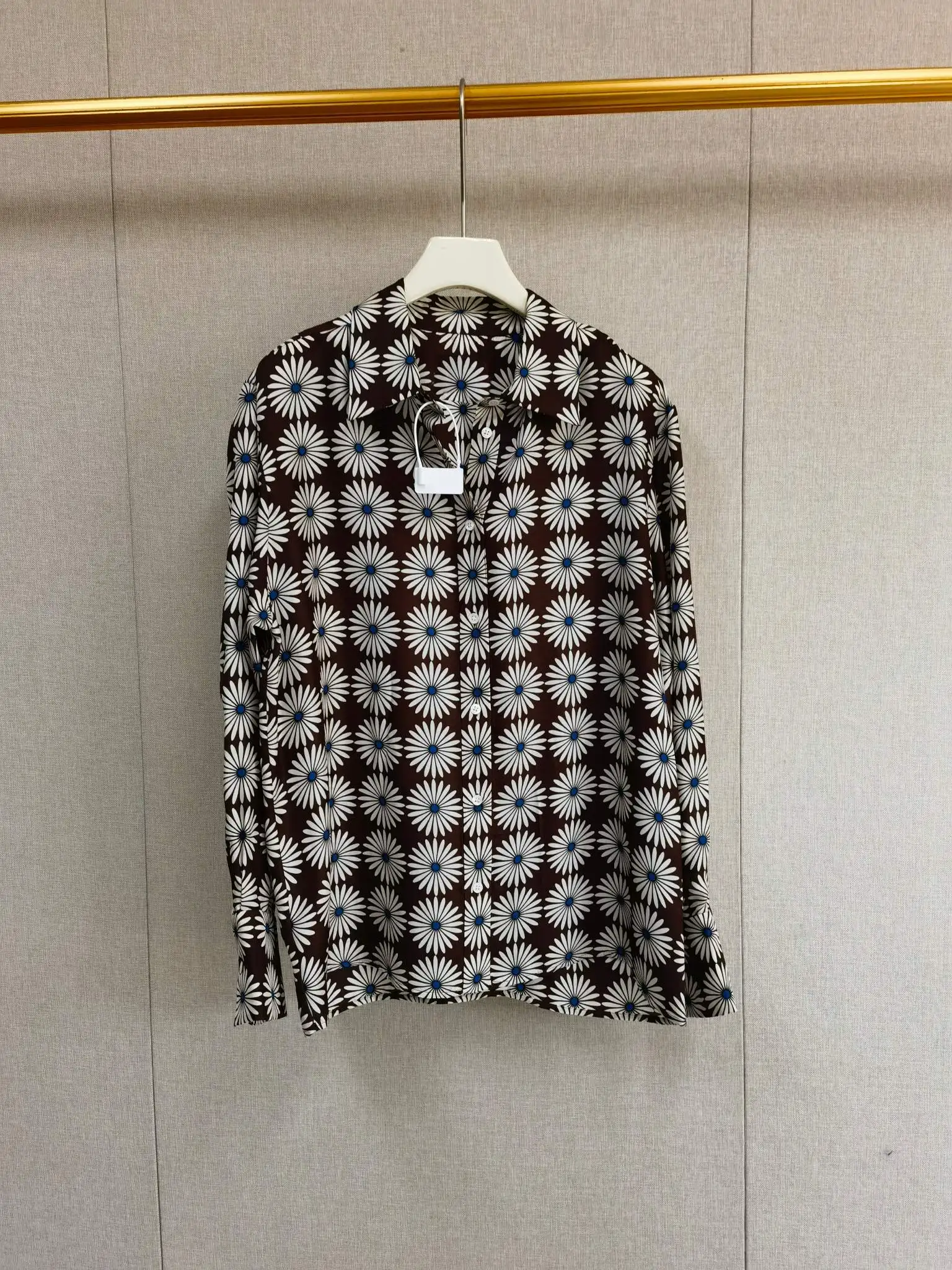 

Женская блузка с цветочным принтом в стиле ретро, на пуговицах, с отложным воротником, длинным рукавом, модная, весна 2026