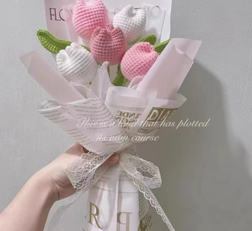 

Gradient tulip hand-knitted bouquet DIY material package wool finished product crocheted Valentine's Day gift for best friend