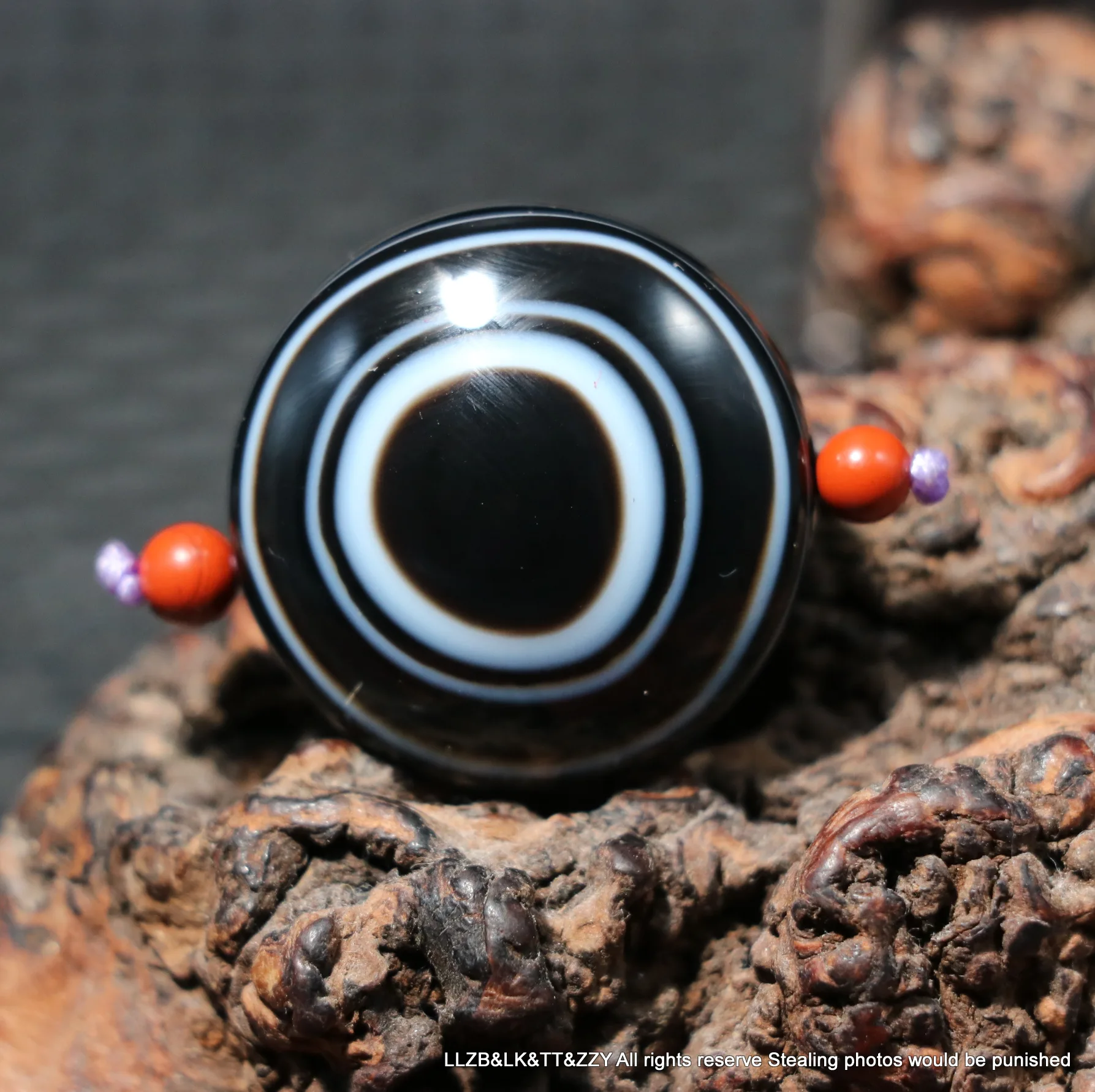 Energy Magic Tibetan Natural Top Old Agate Black&White Goat Eye Heaven Eyed Coin Shape dZi Bead Pendant Amulet Timestown UPD1224