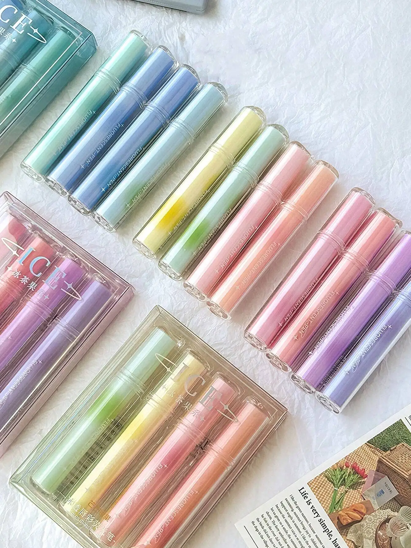 مجموعة أقلام تحديد على شكل ثلج شفاف مكونة من 4 قطع، طرف فرشاة مائل، بطانة علامة ملونة فلورسنت لرسم اللوحة