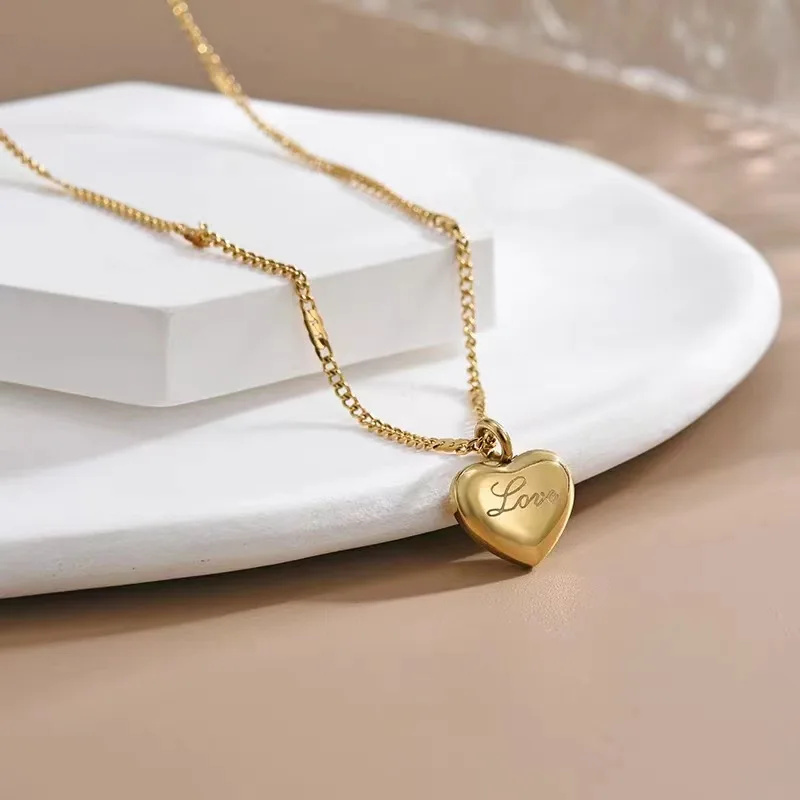 Trendy Simple Gold Color Heart Pendant Chokers Necklace for Women Temperament Love Letter Thin Clavicle Chain Jewelry Gift