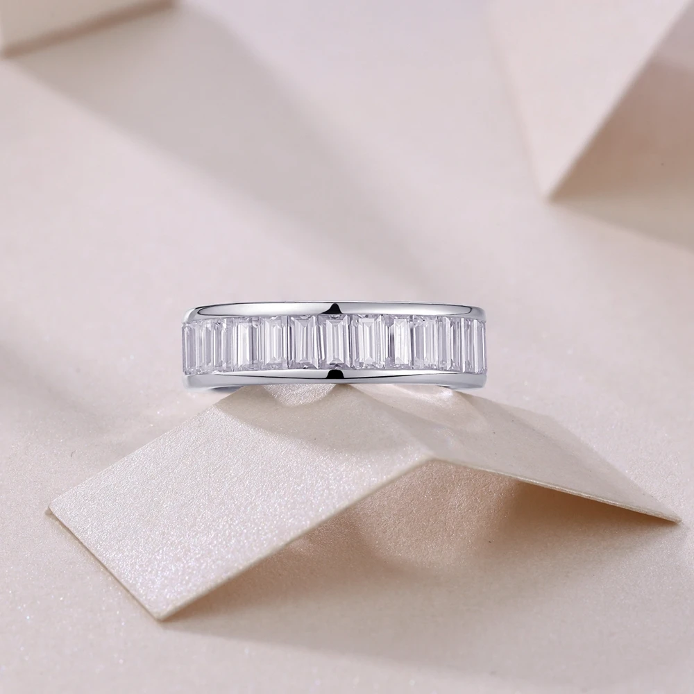 Vinregem 3EX VVS1 D Color Sparkling Emerald Cut Real Moissanite Diamond Prosty pierścionek 100% 925 Sterling Silver Jewelry Band