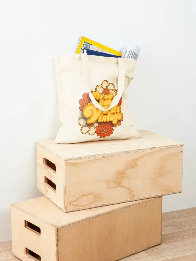 لم يتم استخدامها، حقيبة حمل عتيقة، حقائب قابلة لإعادة الاستخدام، أكياس تسوق قابلة للطي، حقيبة حمل على الشاشة، حقيبة جامعية