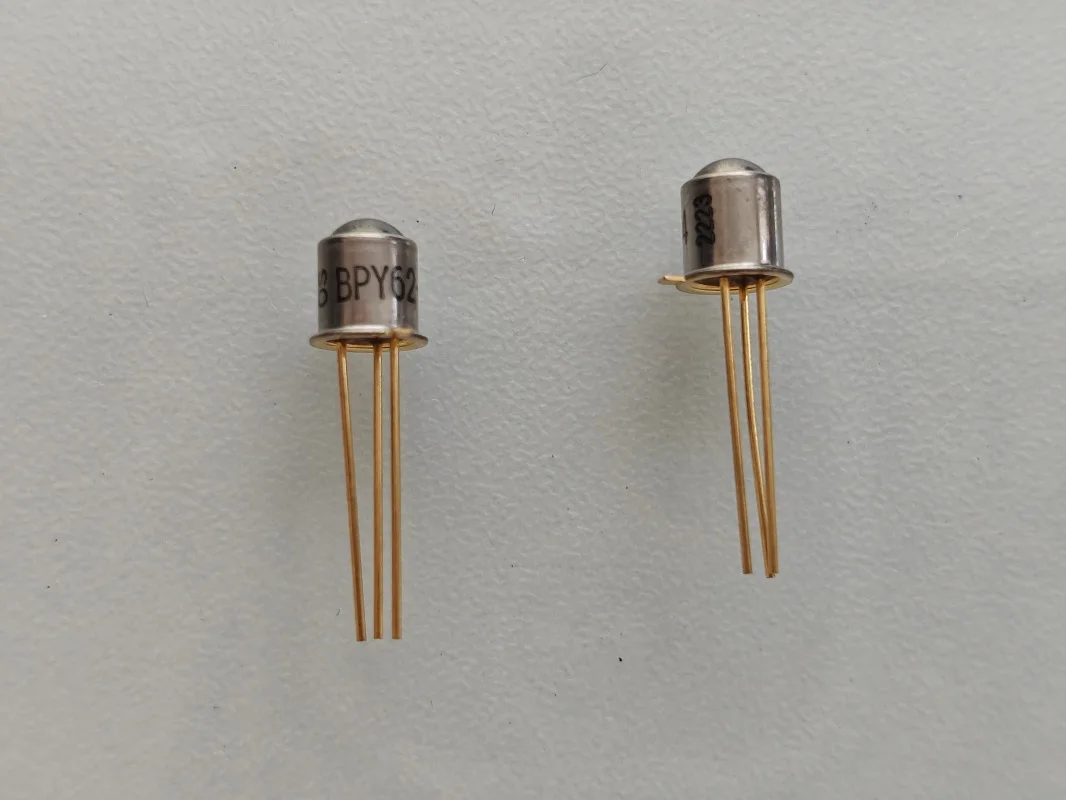 BPY62,Sensors, Transducers Optical Sensors Phototransistors 830nm Top View TO-206AA, TO-18-3 Metal Can
