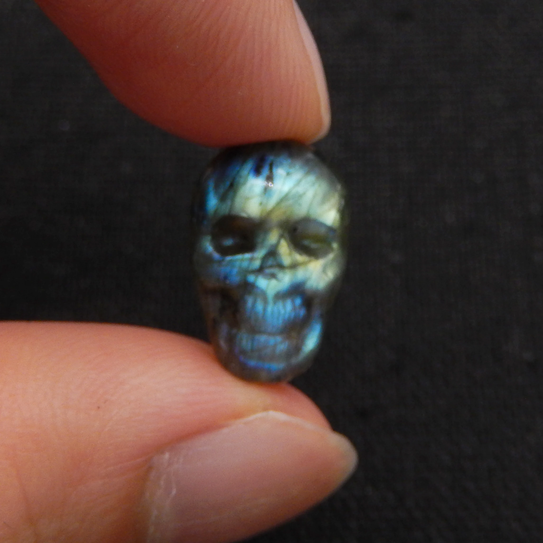 Natural Labradorite Hand Carved skull Bead,Semiprecious Fashion Jewelry DIY Necklace Accessories Gift