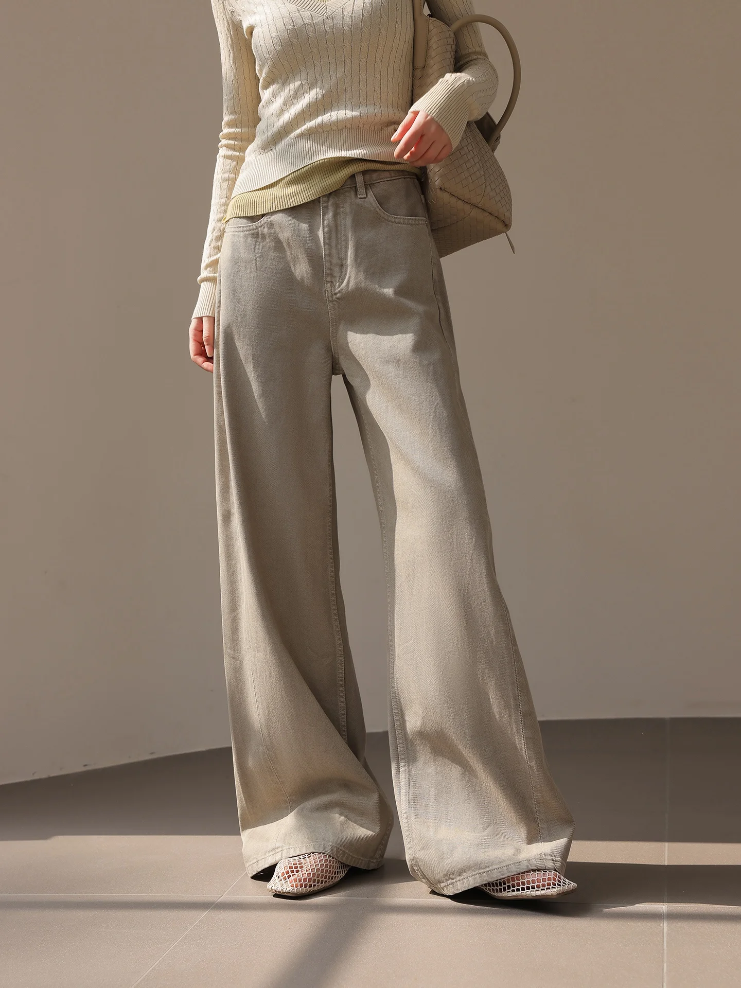 

JWUNIQUE Women's Loose Wide Leg Jeans Commute Casual Comfortable Denim Pants l Waist Button Closure All Season