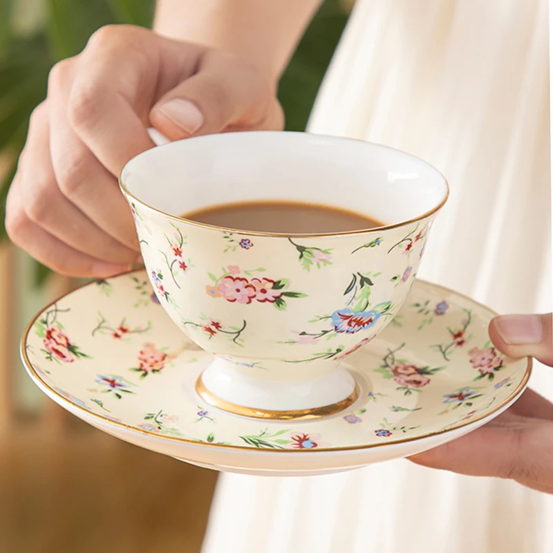 

European Pastoral Style Luxury Small Exquisite Coffee cup & Saucer set Afternoon Tea Tea set Bone China Black Tea Flower Tea cup