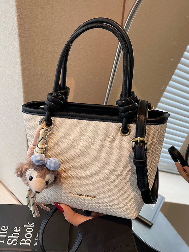 

Trendy Buet Bag Women's Handbag Versatile Casual Crossbody Bag Faionable Polyester Single Strap Zipper Closure