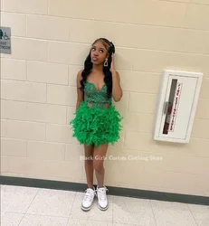 Emerald Green Feather Short Homecoming Dress Sexy Glitter Diamante See Through Black Girl Queen Dress فساتين متوسطة الطول