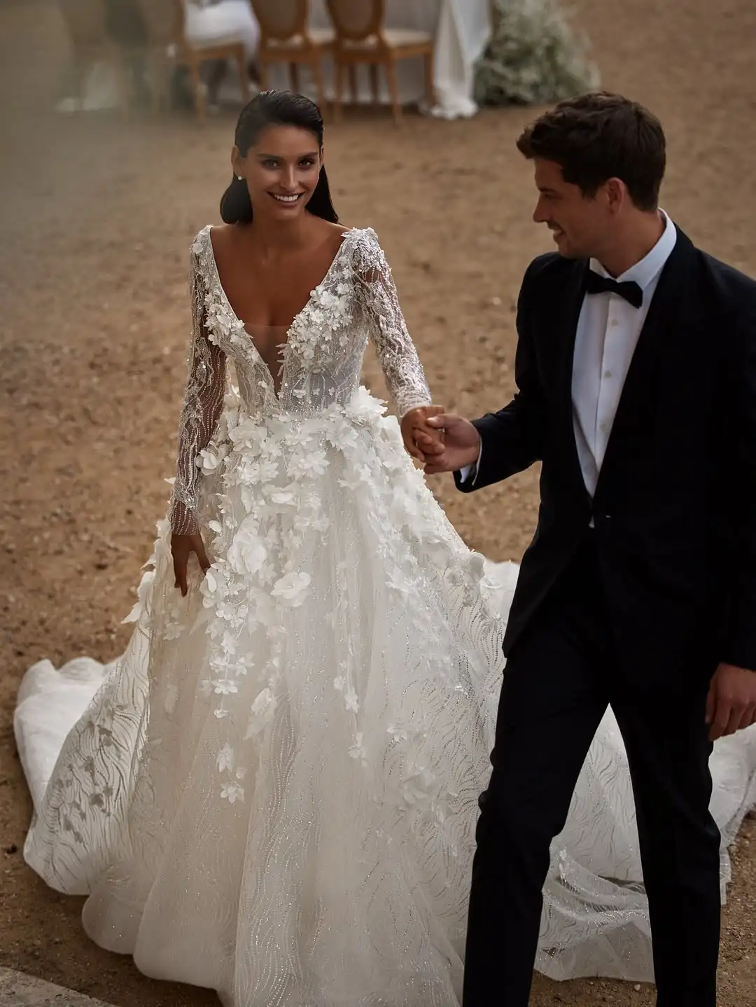 

Ofherown A-Line Appliques Beaded Wedding Dresses Deep-V Neck Long Sleeves Bridal Gowns Court Train vestido de novia Customized