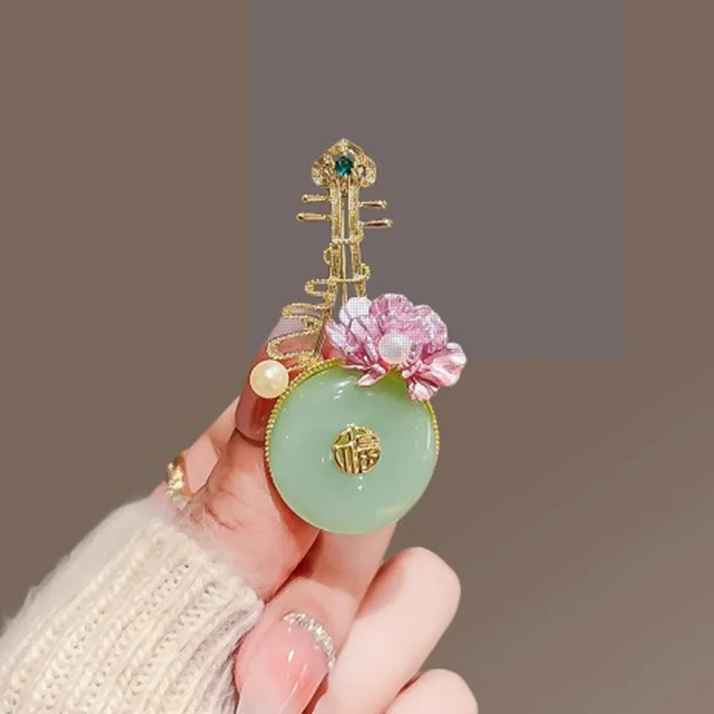 Fashionable rose pipa brooch, anti-exposure pin for women, metal button to fix clothes, wedding party gift