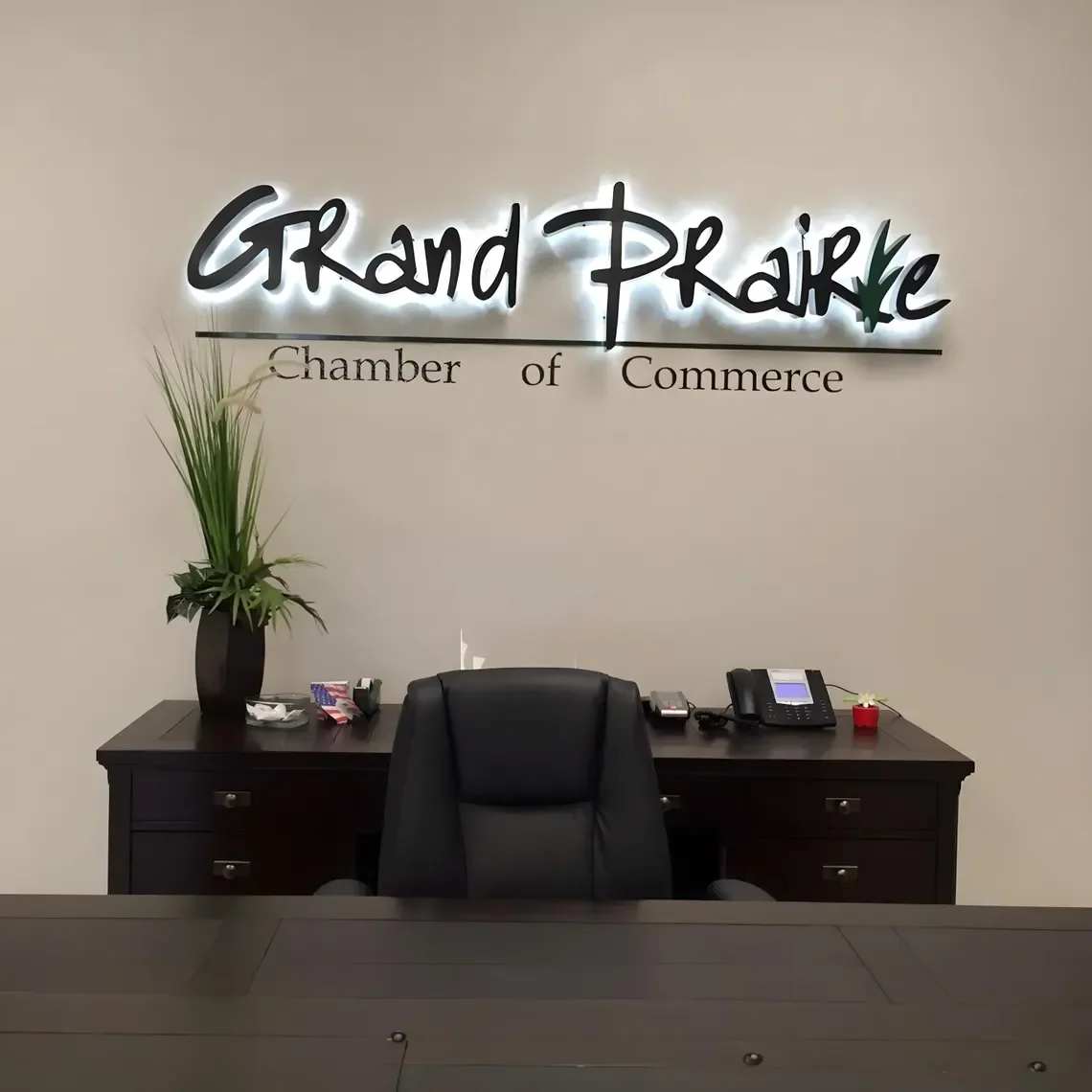 カスタムメタル照明付きサインバックライトビジネスロゴ看板店頭 3D 文字 Mertal バックライト付きサインドロップシッピング屋外