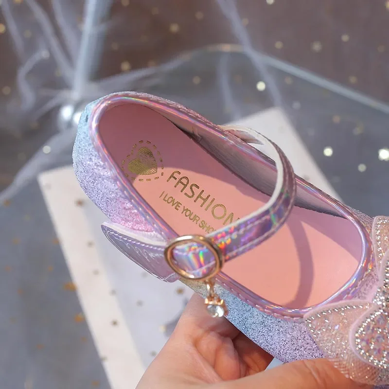 Glitzernde, elegante Mädchen-High-Heels in Regenbogenfarben mit Schleifenknoten, Prinzessinnen-Schuhe für Kinder, für Hochzeiten und Partys, hochhackig, schick, neu. – Detail 9