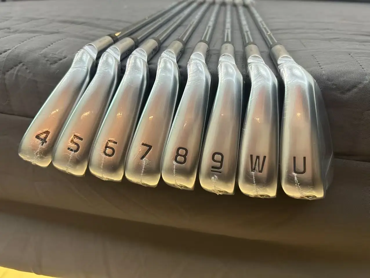 8-Piece High-Quality Forged Model Golf Club Iron Set # 4-9WU R/S Graphite/Steel Golf Iron Set