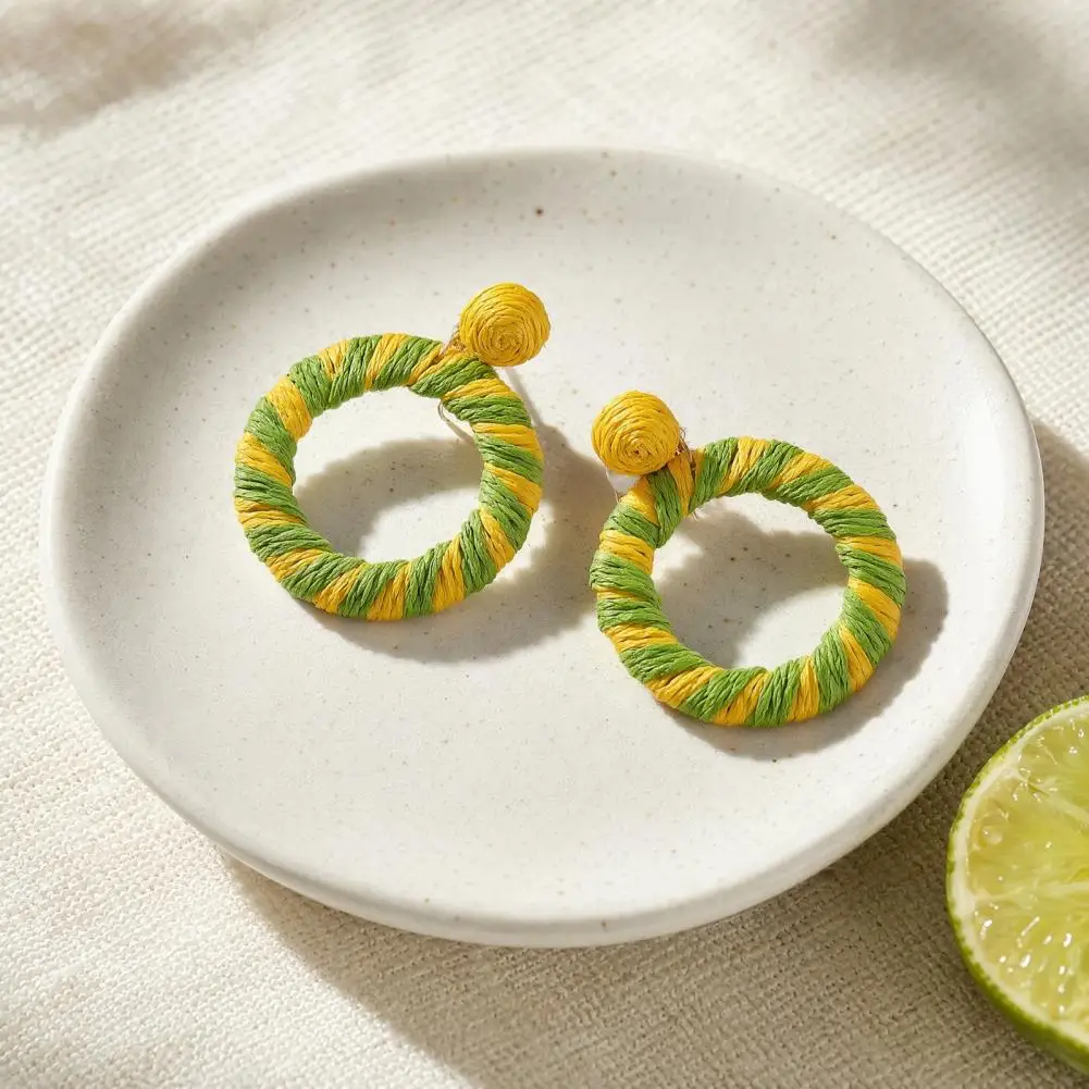 Wear Earrings Boho Raffia Circle Earrings for Women Handmade Straw Rattan Drop Dangle Jewelry Tropical Beach Statement Hoop