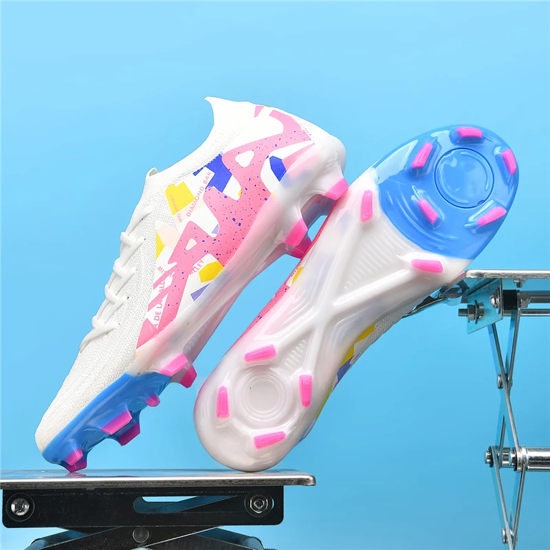 

New Support Rebound Adult Football Shoes Wear-resistant Assistive Sports Shoes Lightweight Flexible and Breathable Nail Shoes