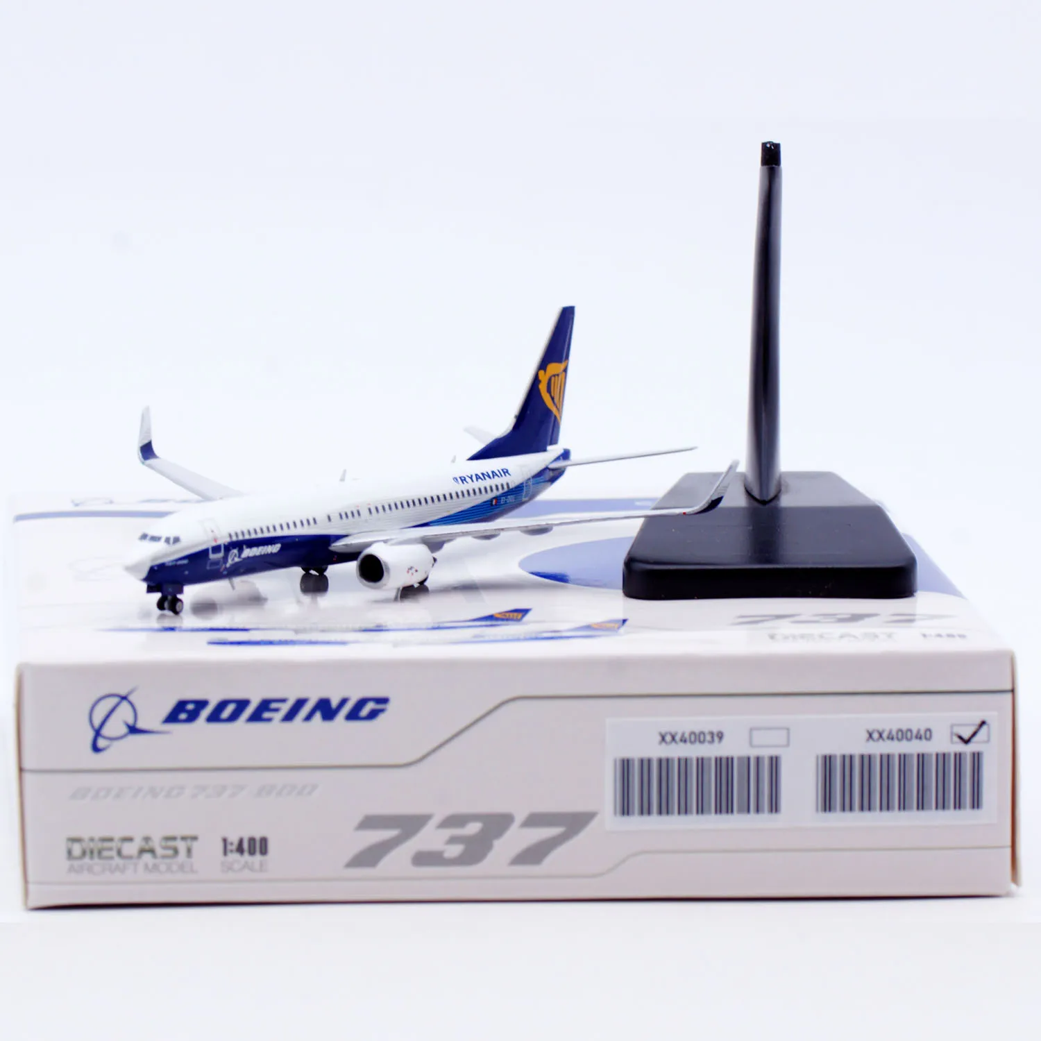Фото Коллекционная модель самолета из сплава XX40040 JC Wings 1:400 Ryanair Boeing B737-800, литая под давлением, с подставкой, EI-DCL