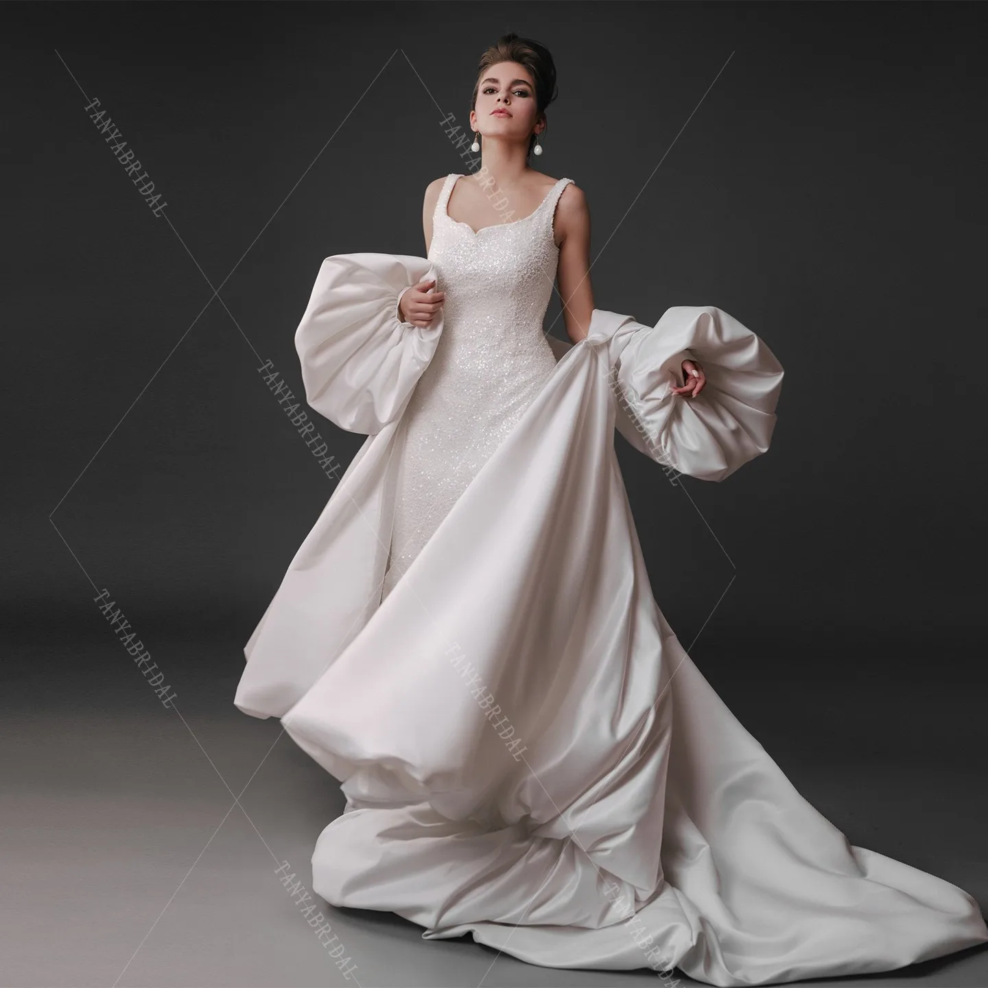 أنيقة انفصال الساتان الزفاف كيب منتفخ قصيرة الأكمام قطار طويل الزفاف التفاف سترة موضة اكسسوارات الزفاف TSWD919