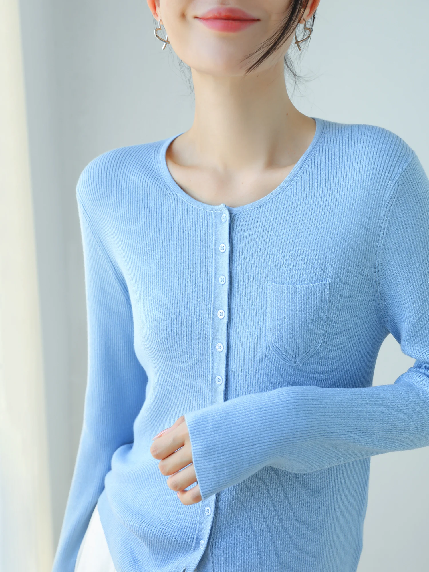 

Spring and Autumn New Women's Knitted Sweater, Fashionable Slim Fit Basic Round Neck Cardigan