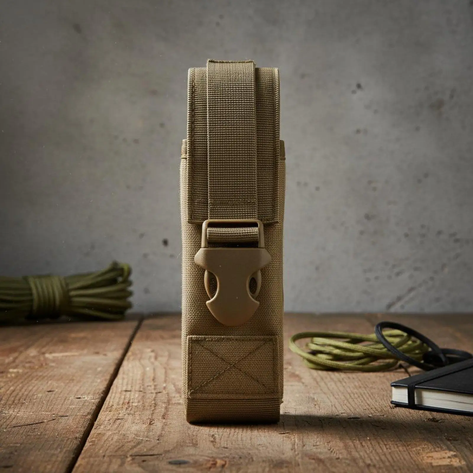 Premium 1000D Nylon Flashlight Pouch with MOLLE Attachment for Secure Storage and Quick Access