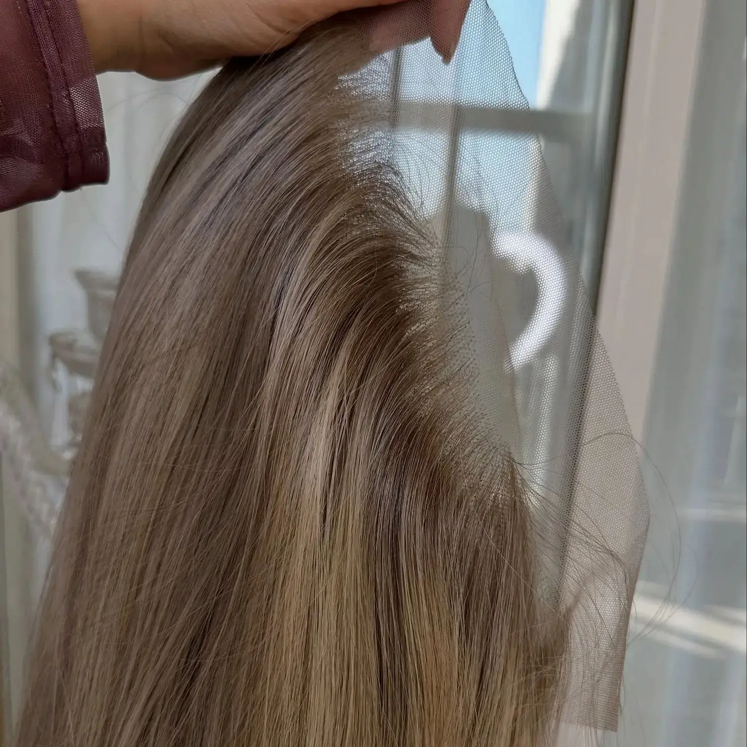 

22-дюймовый парик высокой плотности, натуральный прямой 13x4, блондинка с омбре, синтетический парик спереди, новый в предварительно выщипанных волосах, бесклеевые парики