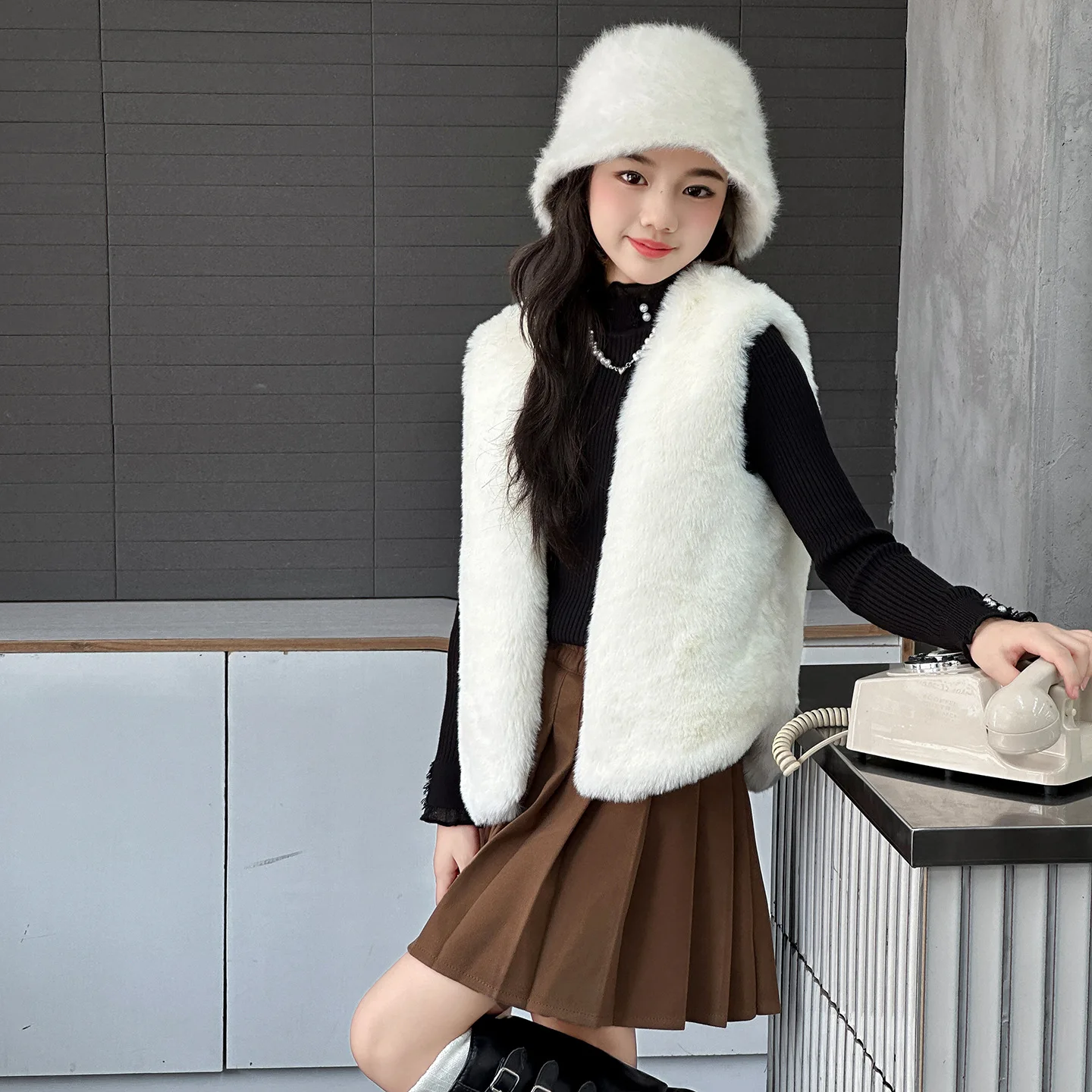 Girls' Autumn and Winter Fur Vest Suit 2025 New Korean Medium and Older Children's Girls' Knitted Sweater Bottoming Shirt