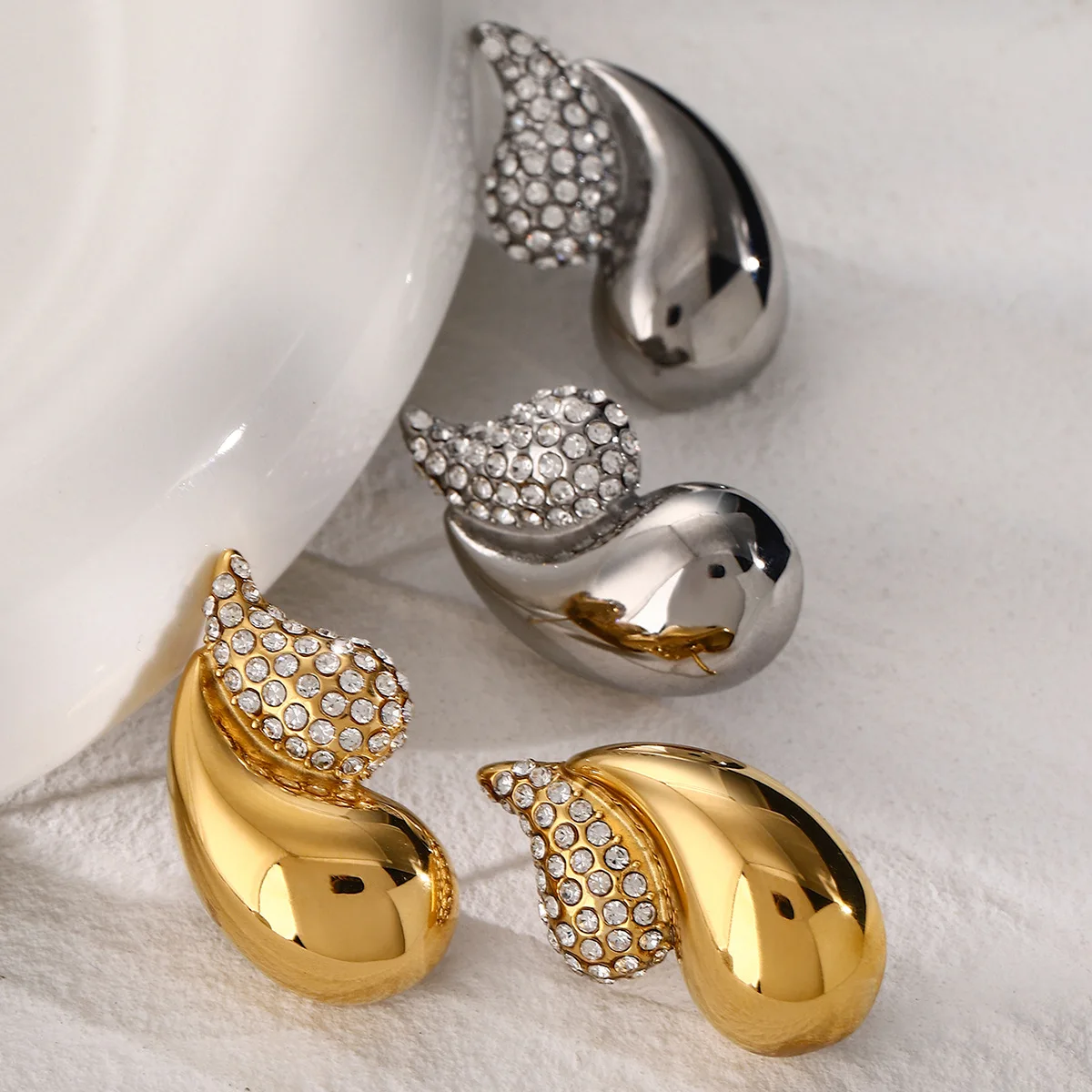 

Stainless Steel PVD 18K Gold Plated Tarnish Crystal Water Drop Tears Stud Earrings For Woman Jewelry Wholesale Summer Trendy