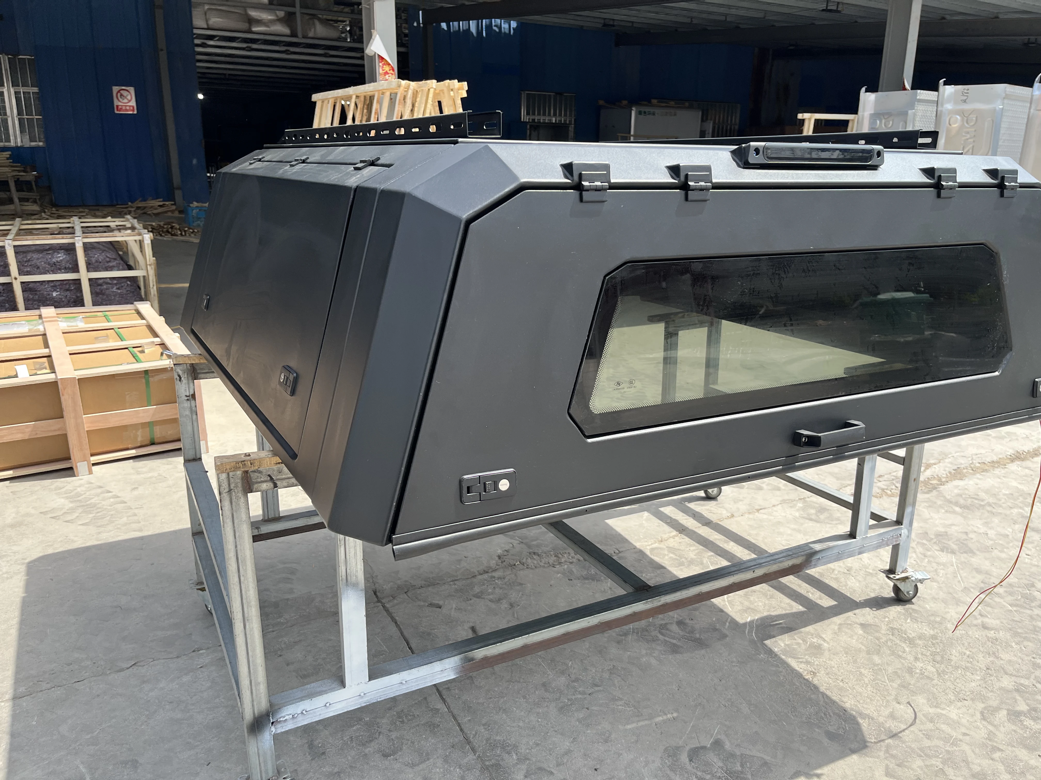 

Ручной стальной водонепроницаемый чехол Tonneau с отверстиями для грузовой кровати для ручных операций по грузовике