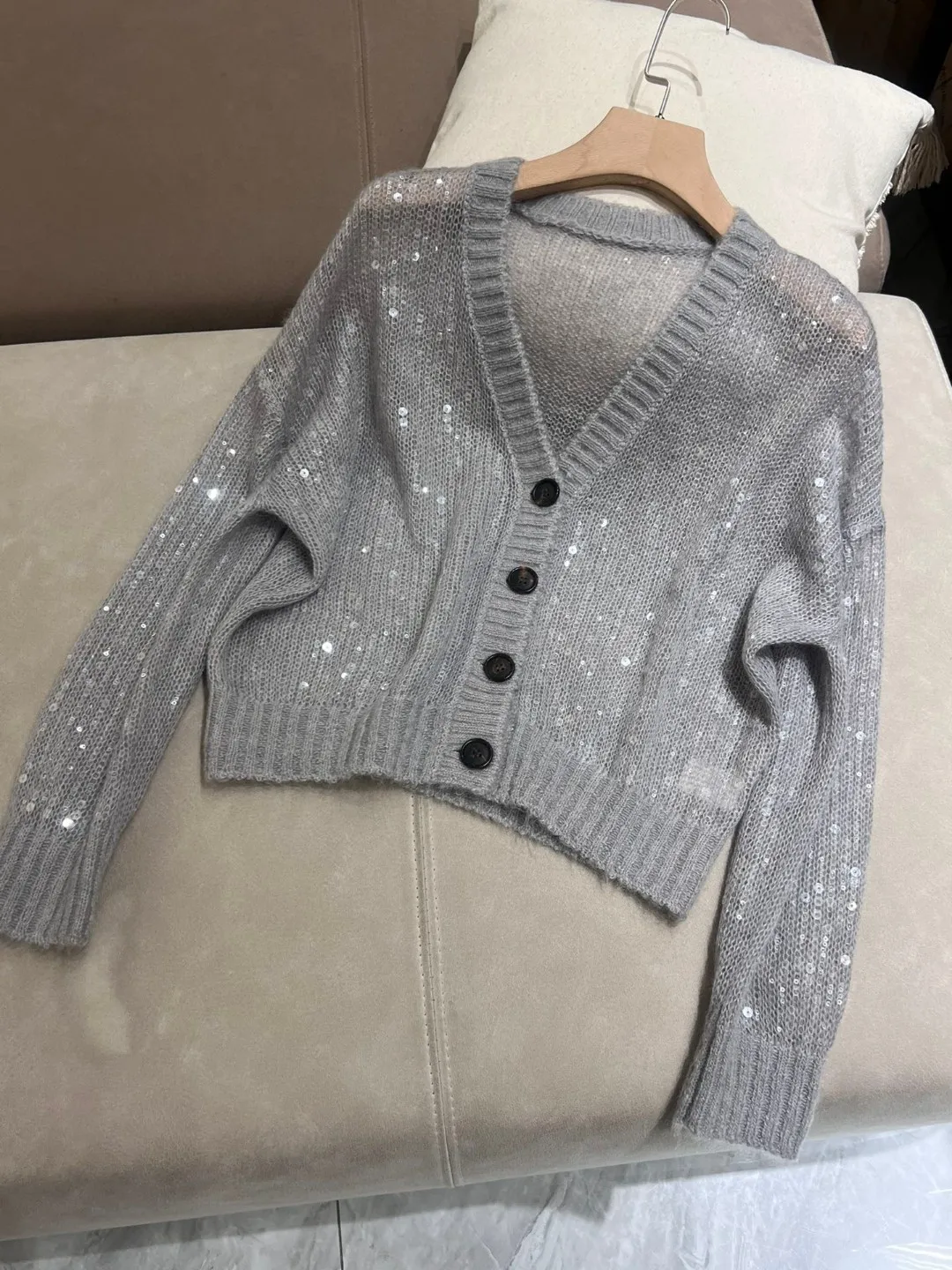 

Cardigan for Women 2024 New Spring Autumn Sequin Design V-neck Single Breasted Loose Casual Long Sleeve Cardigan