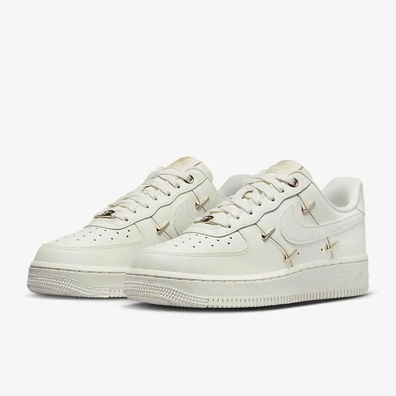 Tênis Nike Air Force 1 Winter Edition com sola de borracha FV3654-111