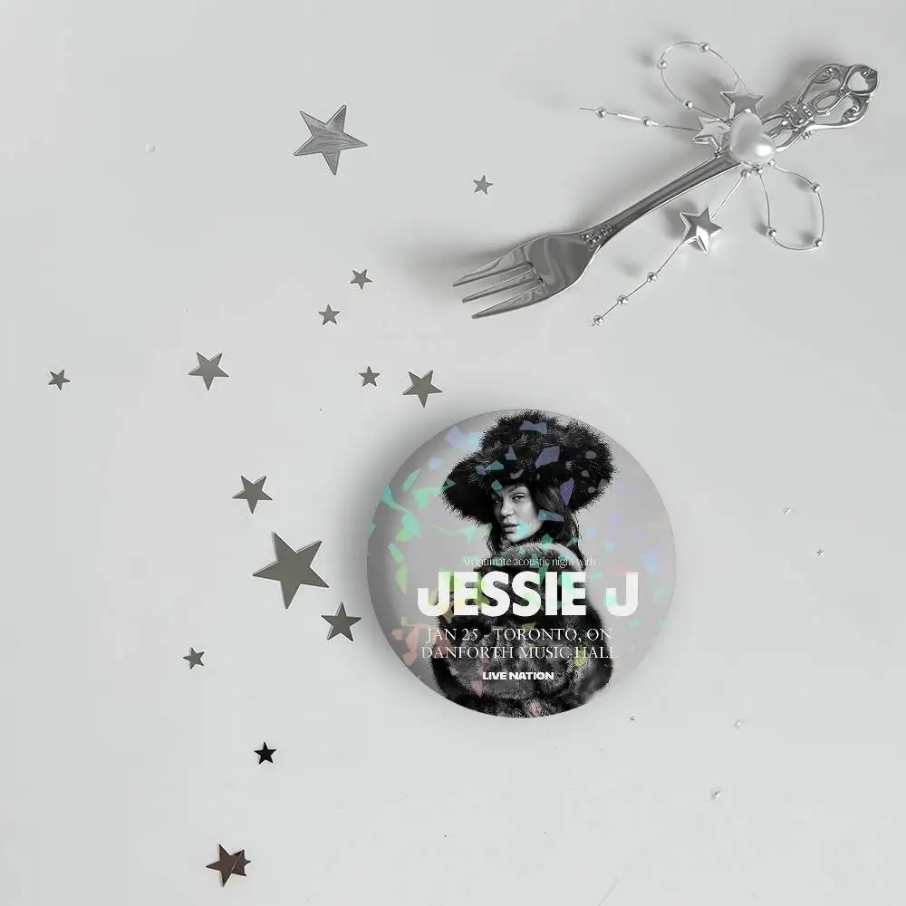 جيسي J جولة لا ندفني مع وقت جيد شارة ليزر دبابيس دبابيس اليدوية لحقيبة الظهر الهدايا حقيبة ديكور المشجعين جمع