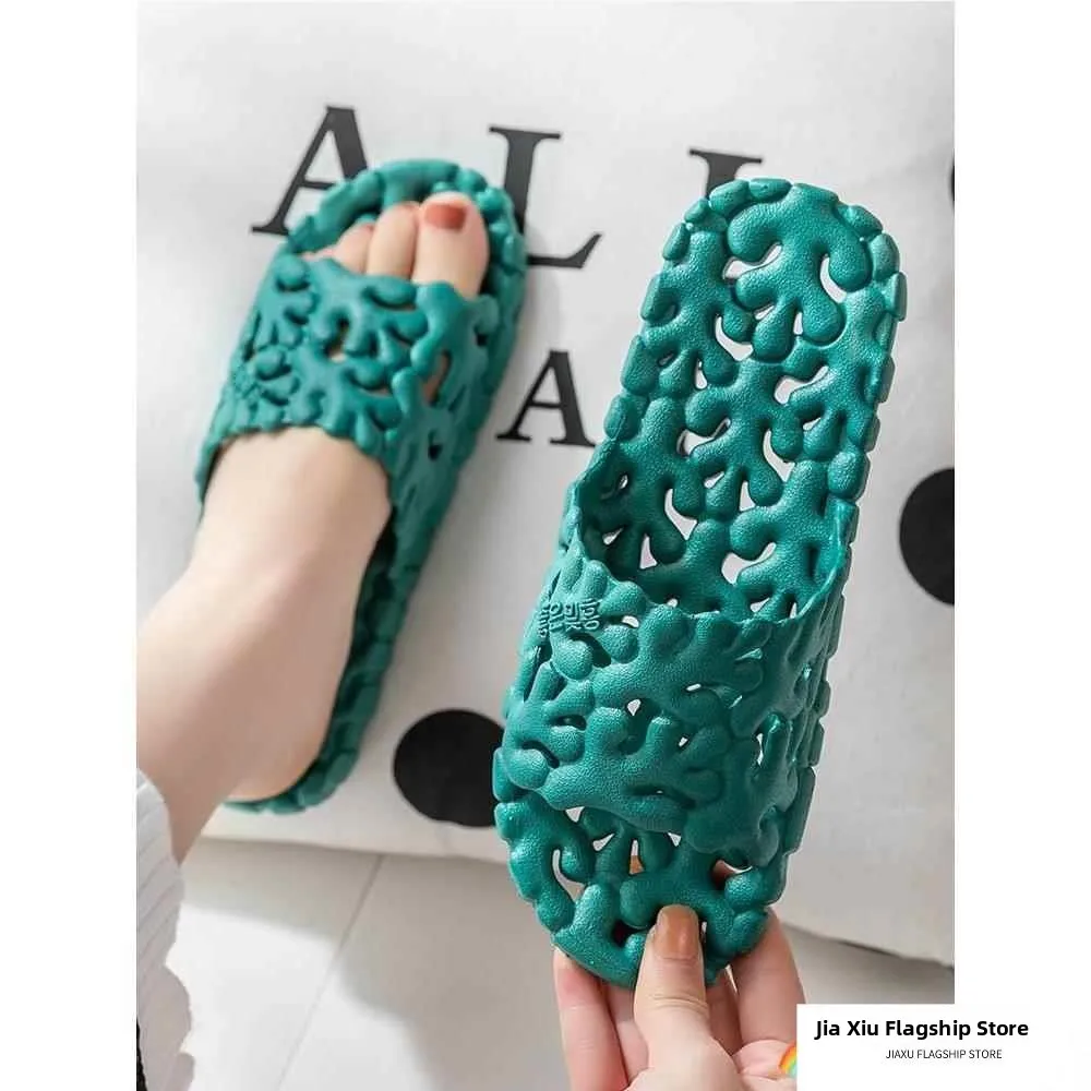 Non-Slip Hollow out Bath Slippers Soft Bottom Breathable Women's Shower Slippers Quick Dry Home Use Summer Sandals