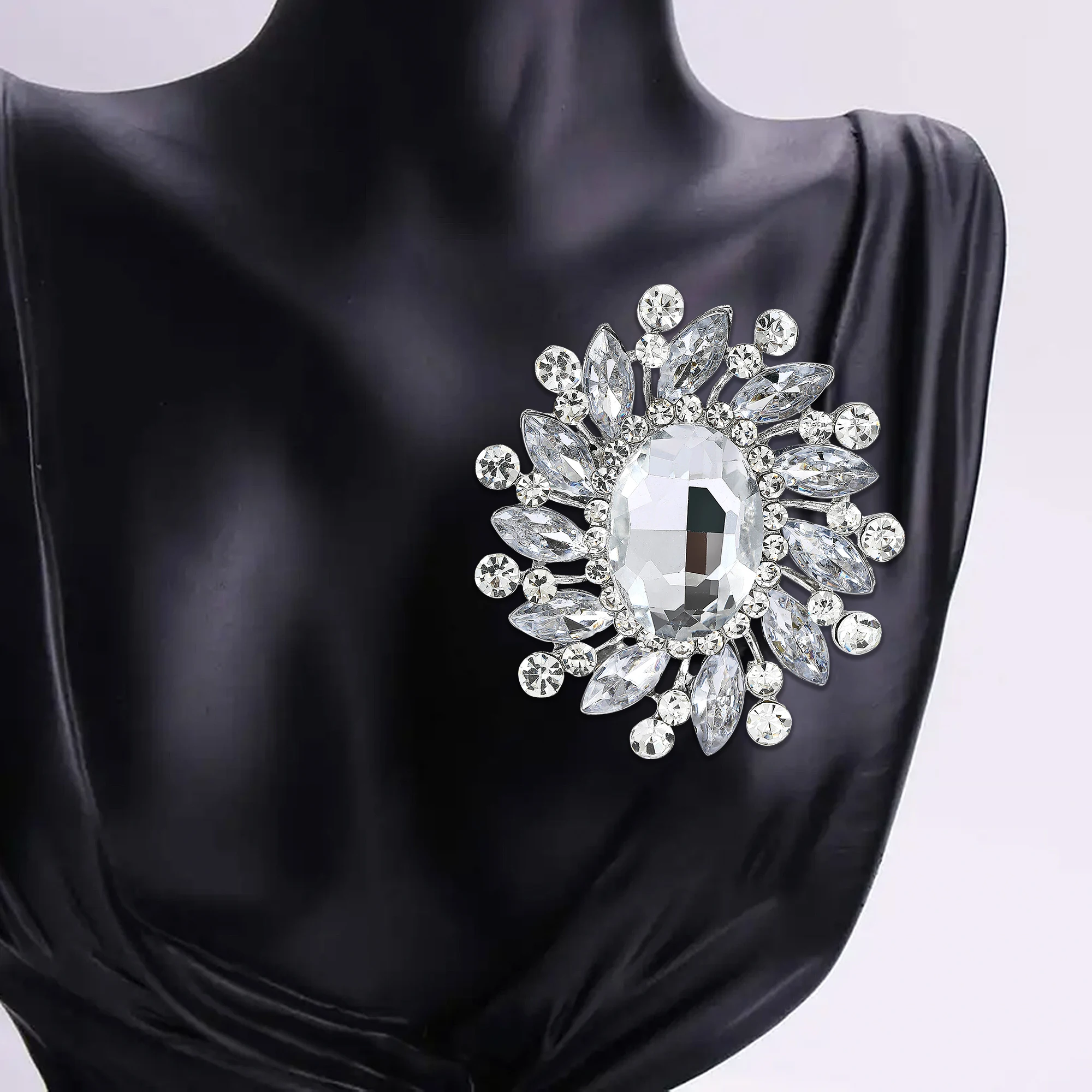 

Luxury Crystal Glass Flower Brooches for Women Rhinestone Pins Office Party Friend New Fashion Gifts Jewelry Wedding Accessories