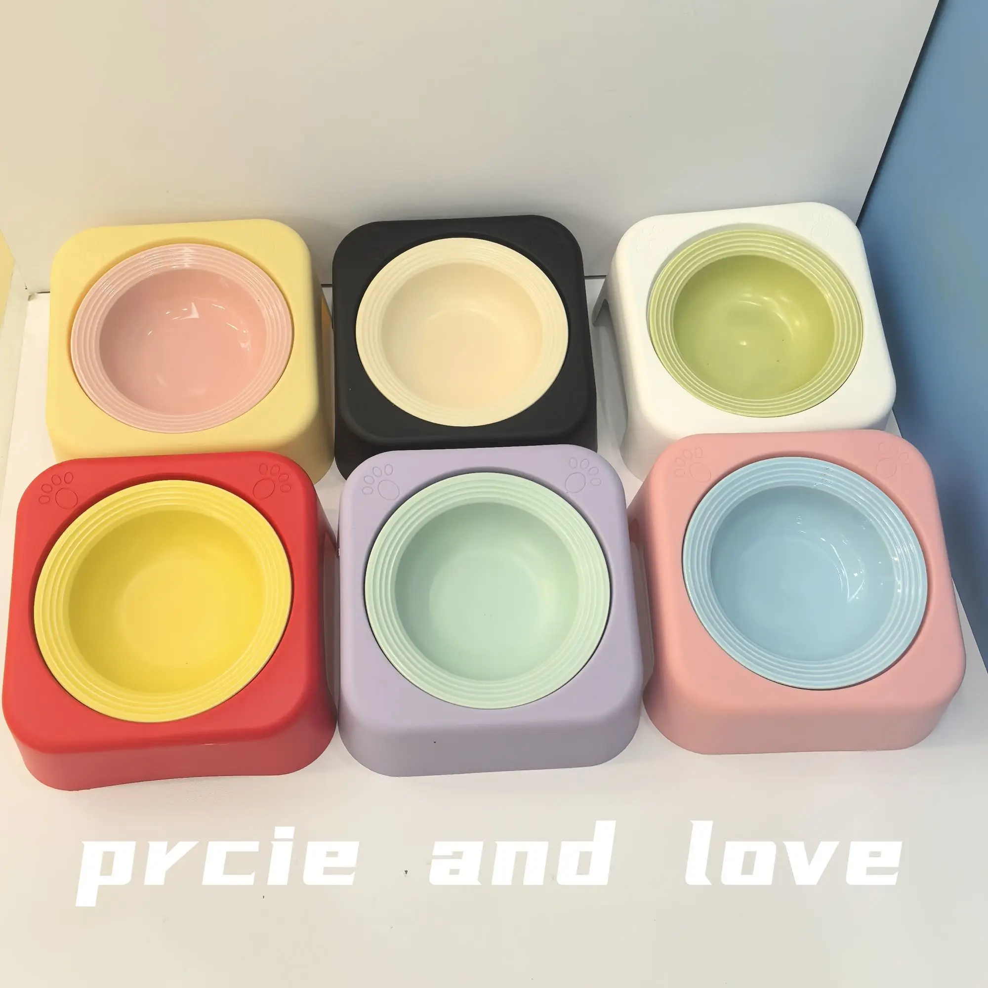 

Flying Saucer Ceramic Cat Dog Bowl 15° Tilt Elevated Anti-Tip Pet Dish with Non-Slip Base, Modern Home Feeding Bowl for Neck Sup
