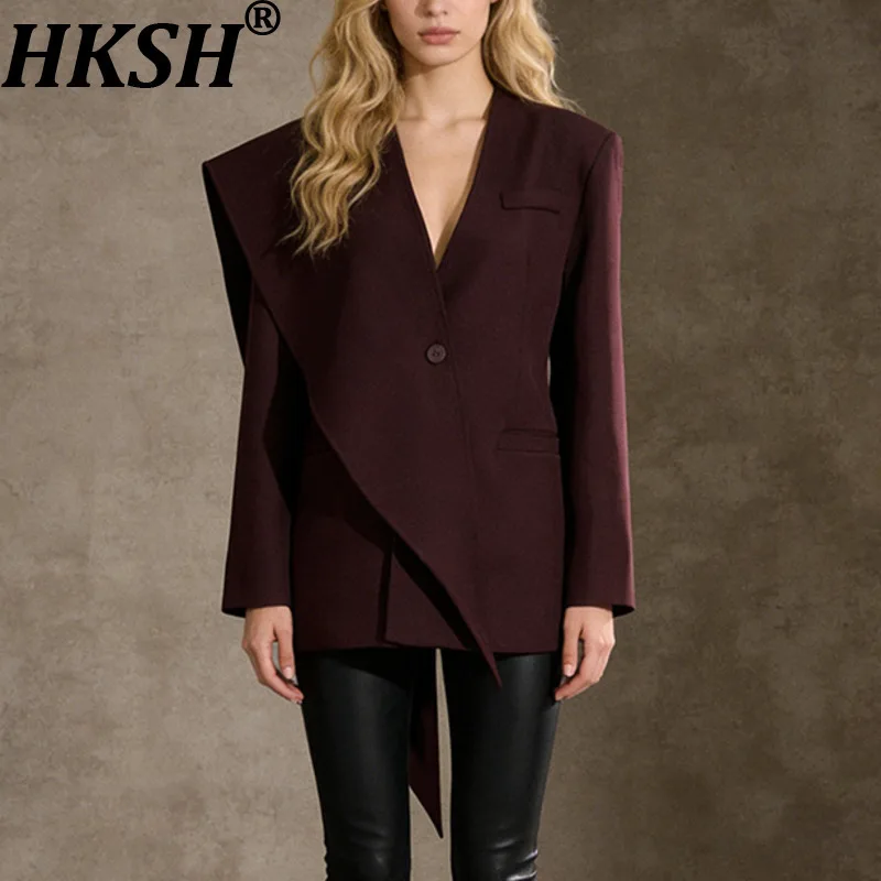 

HKSH Spring Autumn New Women Blazer V-neck Single Button Asymmetric Solid Color Scarf Collar Fashion Elegant Trendy Coat HK17099