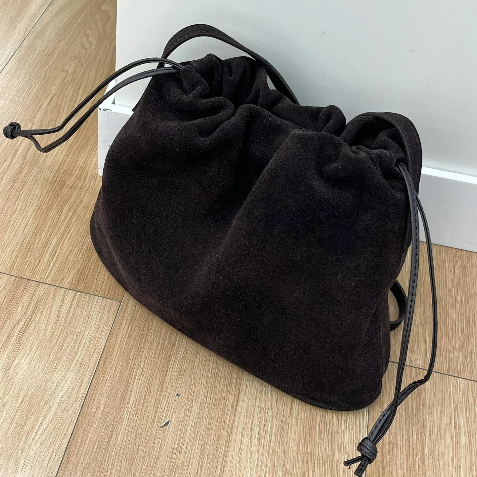 Suede Drawstring Pleated Cloud Bag 2026 New Design Top Layer Cowhide Vintage Simple Fashion Women's One-Shoulder Crossbody Bag