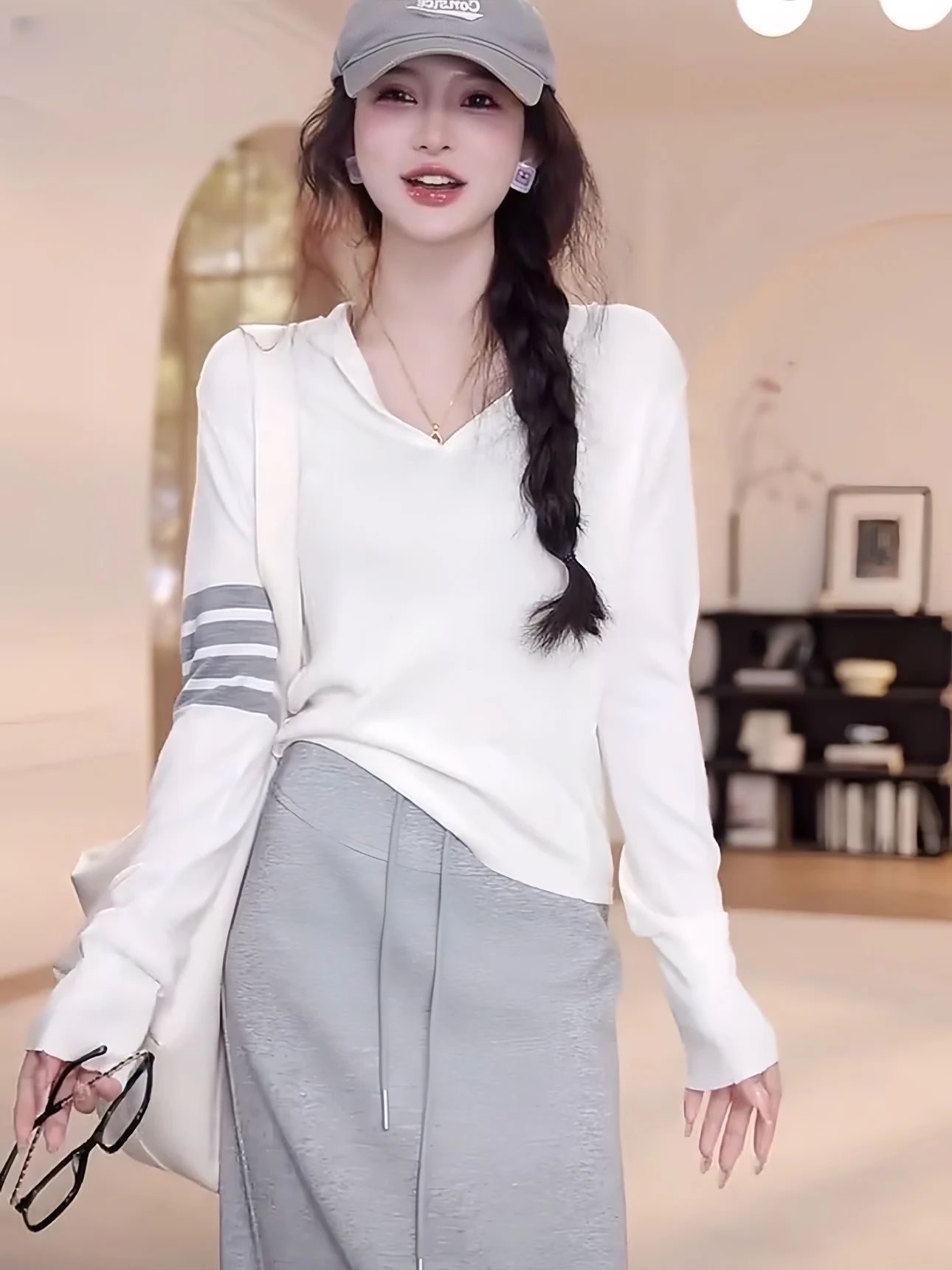 

Slim Fit Spring Summer New White Hoodie Long Sve Overhead Thin Spor T-irt Women's Straight Cotton Korean Sle Commute