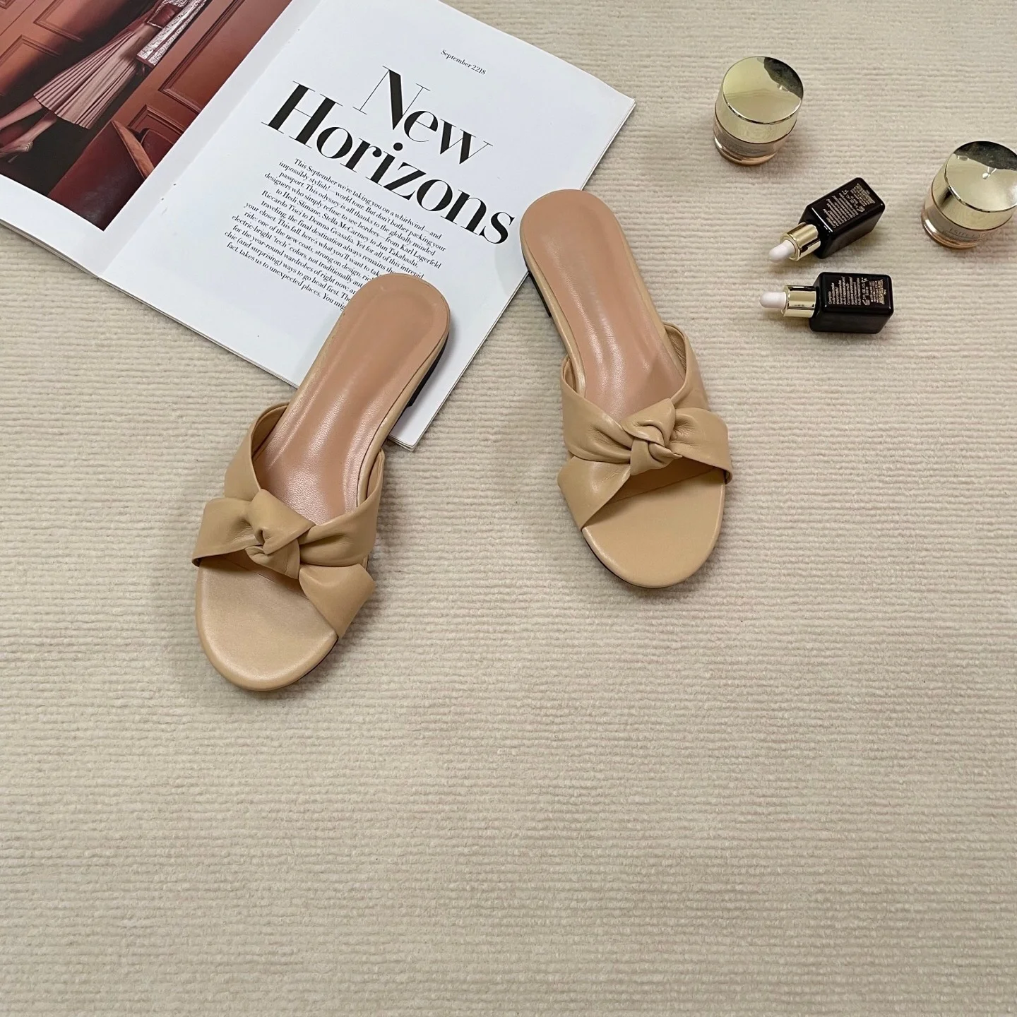 

Luxury Brand Flat Sandals Fashion Slides Casual Slides Beach Footwear Genuine Leather Premium Outdoor Sandals Women's Slides