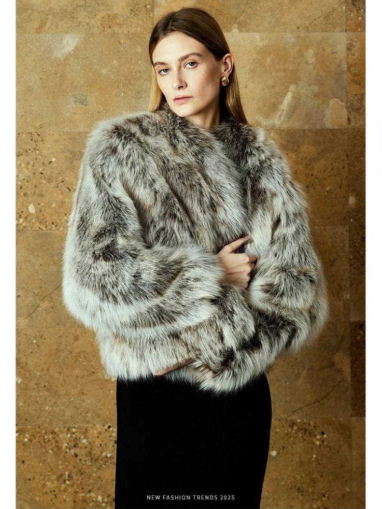 

High-end Luxury Natural Fox Fur Short Winter Jackets for Women 2026 New Simple Elegant V-neck Fluffy Warm Real Fur Coat