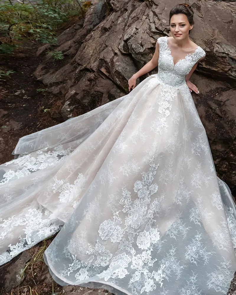 Dostosowane 2025 przyjazdów szata Mariage frezowanie aplikacje koronkowa suknia ślubna o linii A Vestidos De Novia Renda eleganckie suknie ślubne