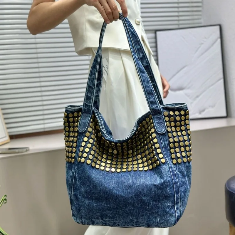 

Rivet Tote Bags for Woman Shoulder Bags Versatile Fashionable Shopping Bag Simple Large Capacity Armpit Bags Designer Bag Сумка