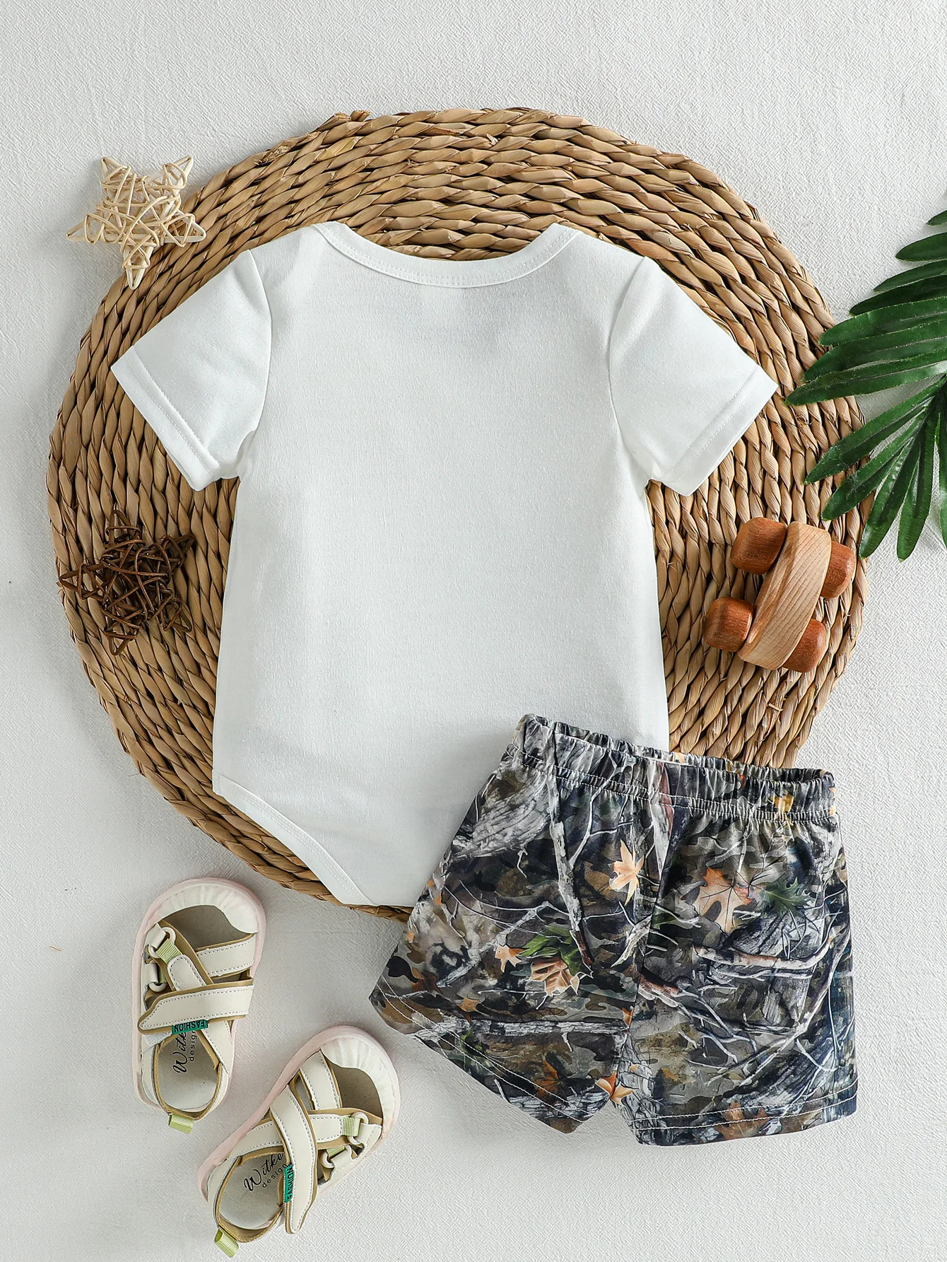 Summer Baby Boy Camo Bodysuit & Shorts 2-Piece Set, Stylish & Versatile for a Handsome Look