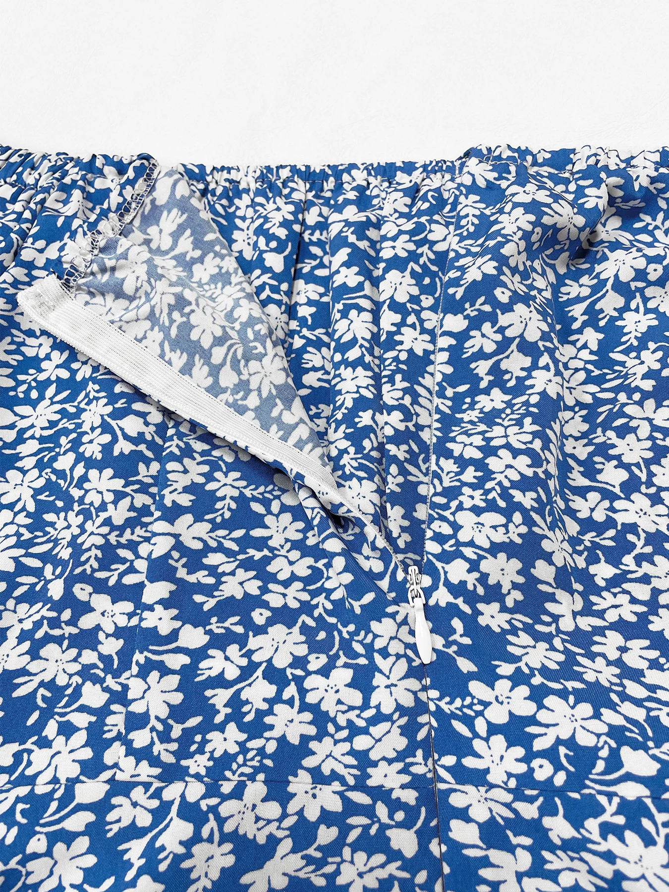 Abiti da vacanza Boho curvy da donna Stile francese Ditsy Stampa floreale Abito con scollo quadrato con maniche a sbuffo e coscia divisa increspata