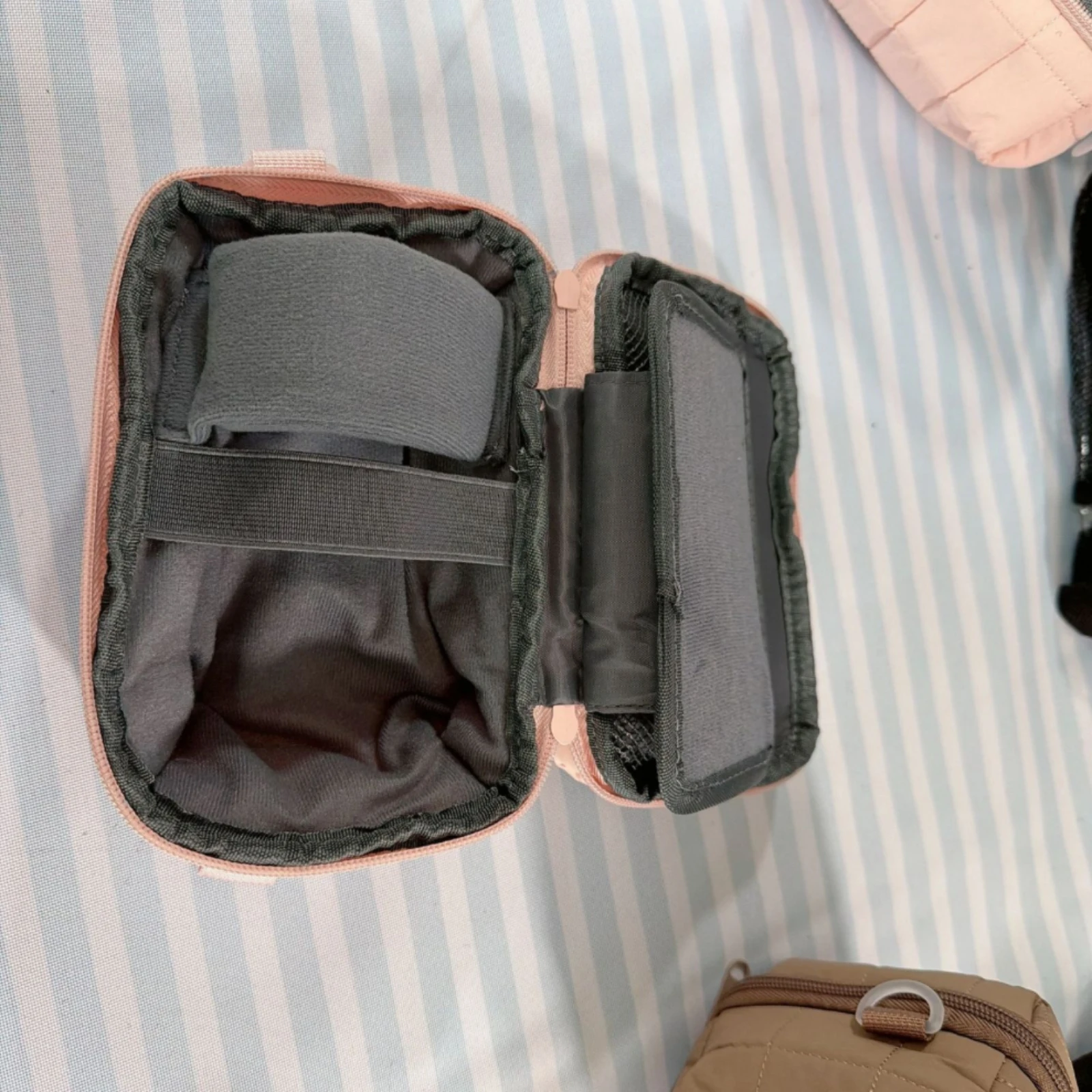 Quilted Camera Bag Detachable Strap Padded Camera Bag Photo Gear Carrier Zippered Photography Storage Lightweight