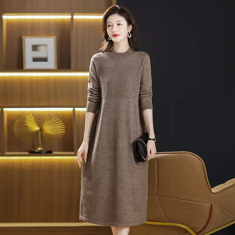 Autumn and Winter Fashion Mom's Long Knitted Dress, Large Size Women's High End Look Thin Knee Over Bottom Sweate New StyleWomen