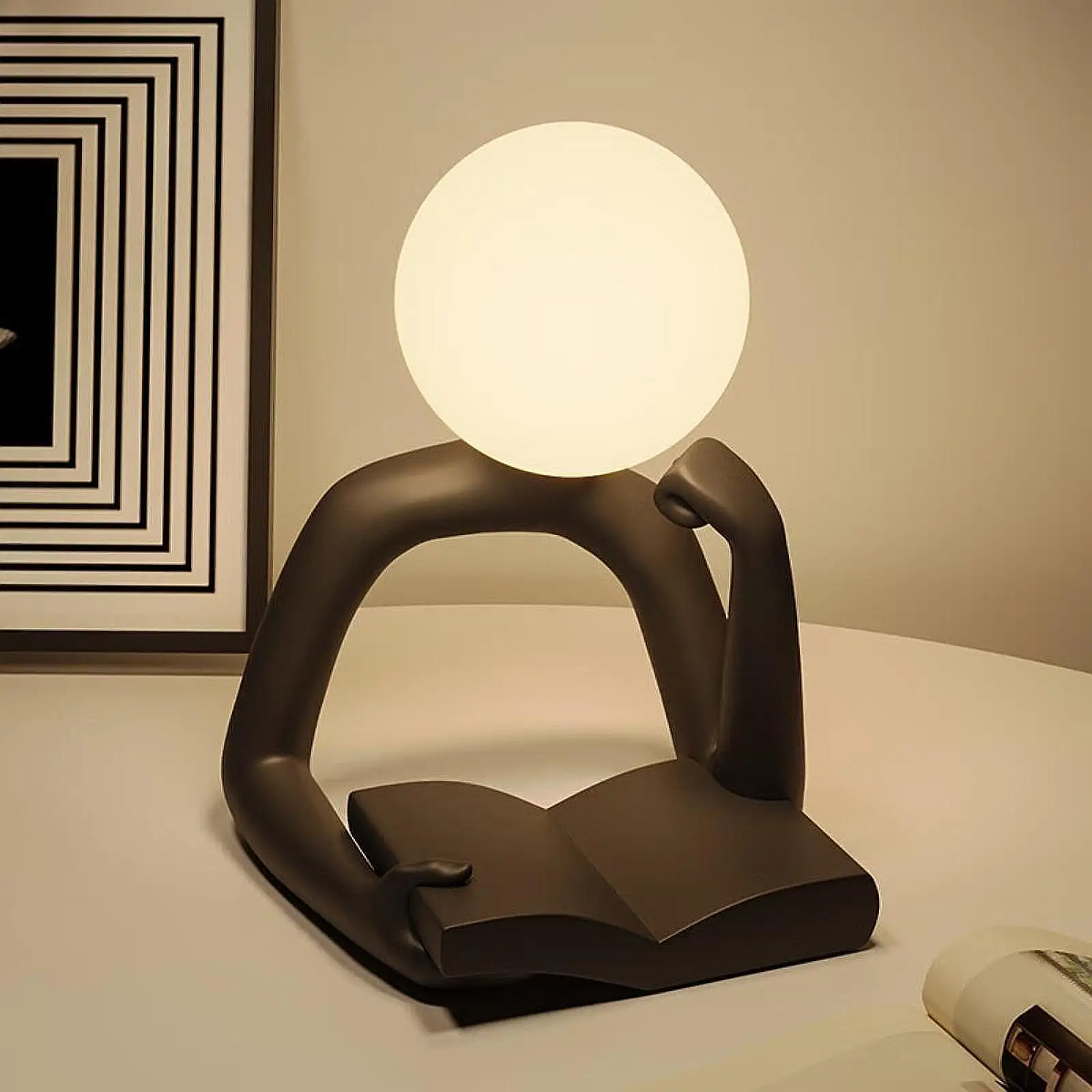 Night Light Figurine Thinker รูปปั้นสําหรับห้องนั่งเล่นพิธีขึ้นบ้านใหม่เดสก์ท็อป