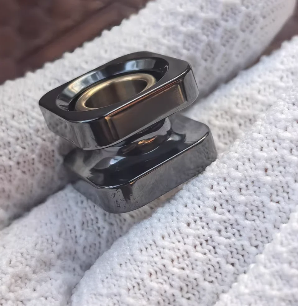 

Б/у EDC-нож-подвеска Lautie Zirconium с полировкой и эффектом червоточины, антистрессовая игрушка